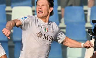 （体育）足球——意甲：那不勒斯胜萨索洛