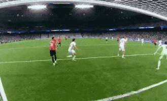 2-1！西甲豪门获胜神剧情：主场三球被吹，1分钟2球逆转，全胜领跑