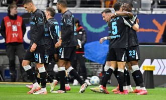 德甲中游激战：法兰克福主场火力全开，圣保利保级生死一搏