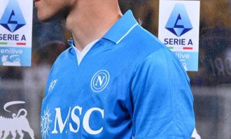 那不勒斯问鼎意甲，麦克托米奈携冠朝圣！教皇风趣回应“罗马心”，蓝军获“10号”神圣祝福？