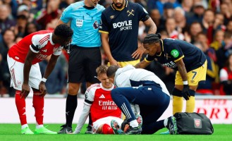 2-0！4连胜 英超榜首更迭：13.3亿豪门笑傲德比大战 两大核心全伤退